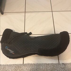 Shires ARMA Black Half Pad